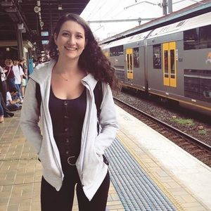 Meet your Posher, Alicia